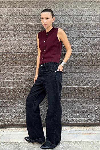 CHUBA Women's Crew Neck Silver Button Accessory Knitwear Vest Claret Red 26W3035