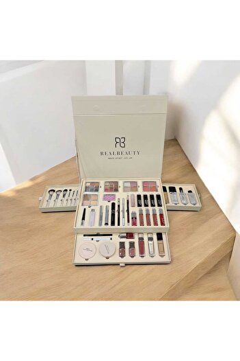 real beauty A luxurious and complete makeup box consisting of 44 pieces for a complete look from Real Beauty