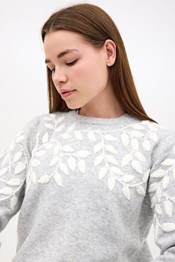 NİLİST Crew Neck Gray Knitwear with Leaf Embroidery Detail