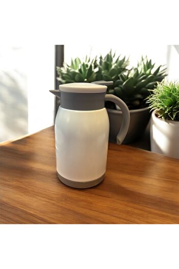 Generic Thermos stainless steel from the inside, white from the outside, gray from the outside, 880 ml