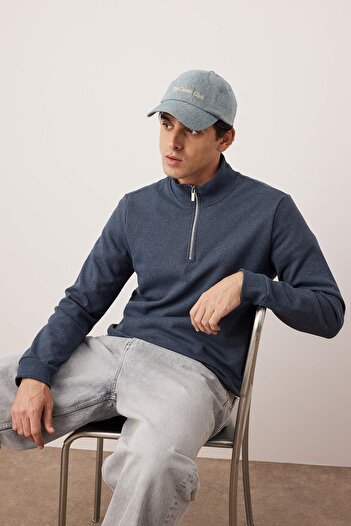 Trendyol Collection Φούτερ Indigo Regular/Normal Cut με ψηλό γιακά με χοντρό φλις εσωτερικά TMNAW26SW00021