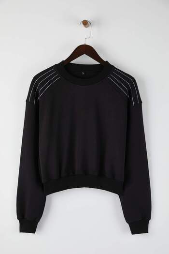 Trendyol Collection Black Soft Touch Stripe Stone Accessory Detailed Crew Neck Knitted Sweatshirt Twoaw26Sw00224