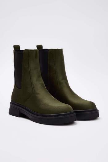 TRENDYOL SHOES Дамски ботуши с плоска подметка от велур Haki TAKAW26BO00085