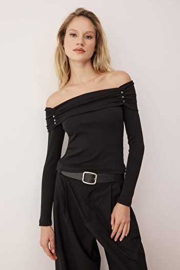 Trendyol Collection Black Accessory Detail Carmen Neckline Fitted/Bodycon Knitted Blouse Twoaw26Bz00285