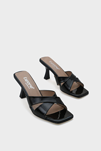 Capone Outfitters Mavis Blunt Toe Patent Leather Cross Strap Medium Heeled Women's Slippers