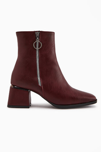 Limoya Deyana Burgundy Boots with Zipper Accessories