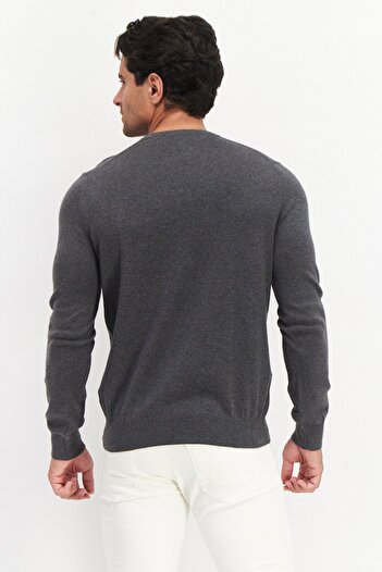 Tommy Hilfiger Men Round Neck Long Sleeves Embroidered Logo Sweater, Grey