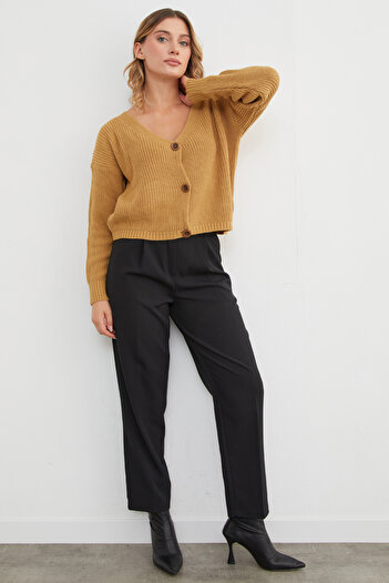 Fulla Moda Buttoned V-Neck Knitwear Cardigan