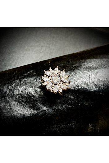NOOR JEWELLERY LUNAR BLOOM BROOCH PLATED GOLD