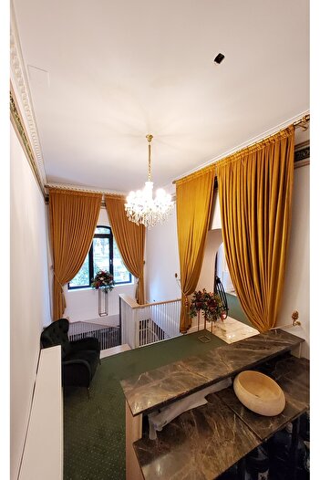 perdra Velvet curtains, 320 GSM, with modern texture with included drapery
