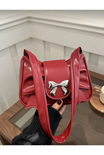 Clariss Red Pinterest Bag