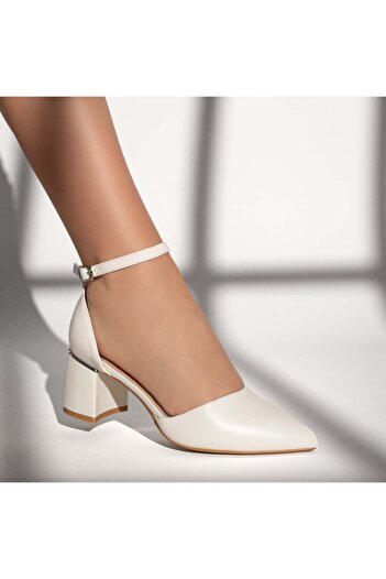 BMoD Women's white shoes with thick heel and strap MOD13377