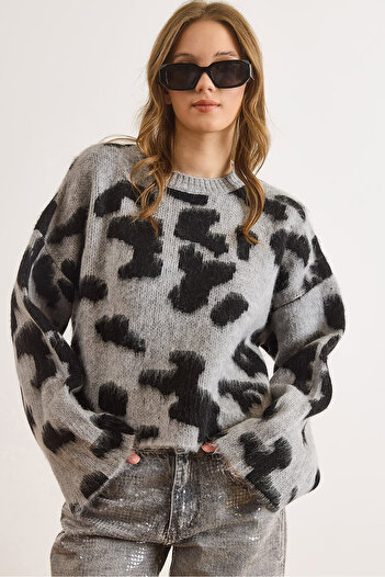 Olalook Women's Gray Crew Neck Leopard Crop Knit Sweater Kzk-19001032
