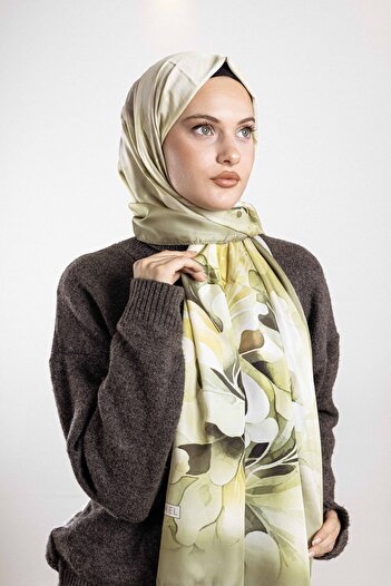 Akel Alfa Silk Women's Shawl - Silky Shine, Easy to Shape, Stylish Complement to Your Outfit