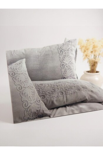 Şaheser Rocco Jacquard Embroidered Duvet Cover Set – 100% Cotton, Stylish and Elegant Texture
