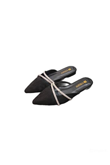 Amigo Women's Closed Toe Flat Sandal in Black