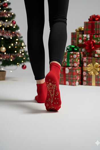 Dore Original Women's Christmas Themed Yoga & Pilates Socks Non-Slip Sole Christmas Gift Socks 1 Pair
