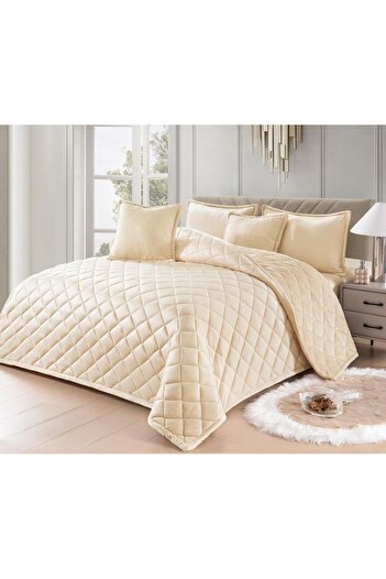 SNOOZYL A practical double bed sheet made of soft velvet and fur to provide warmth and comfort. Size: 230*250 cm.
