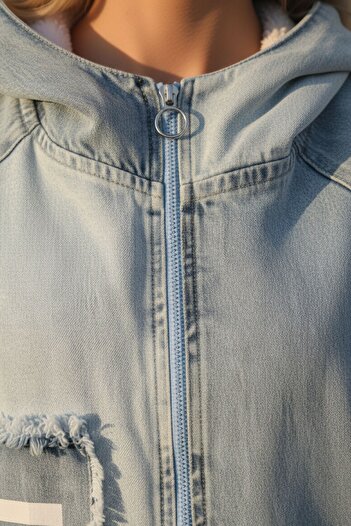 Kübra Tekstil Kadın Mavi Uzun Kollu Kapüşonlu İçi Peluşlu Fermuarlı Oversize Jean Ceket – Kadın Mont