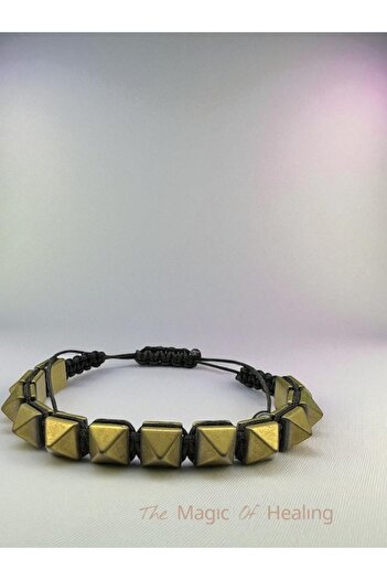 The Magıc of Healıng Hematite Natural Stone Pyramid Appearance Macrame
