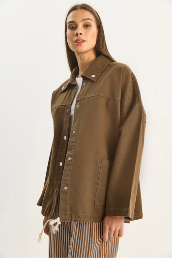 Bianco Lucci Women's Pocket Detailed Snap Closure Oversize Denim Jacket 209 60283672