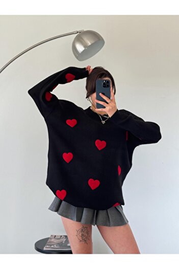 Jose Clothing Women's Off-White Heart Embroidery Detailed Oversize Cut Knitwear Sweater