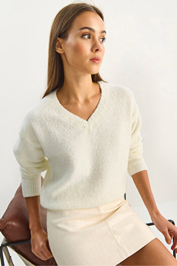 Bianco Lucci Women's Self Textured V-Neck Sweater 8078 60283688