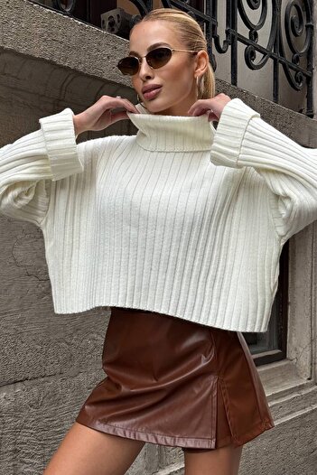 VAGGON Turtleneck Ribbed Crop Knitwear Sweater