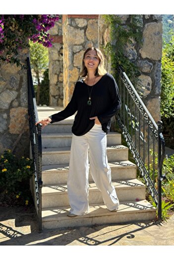 Punta Otantik Nc2181 Italian V-Neck Corduroy Blouse with Necklace Black