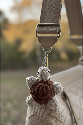 yucin Hand Knitted Caretta Keychain – Cute Gift & Bag Charm Accessory