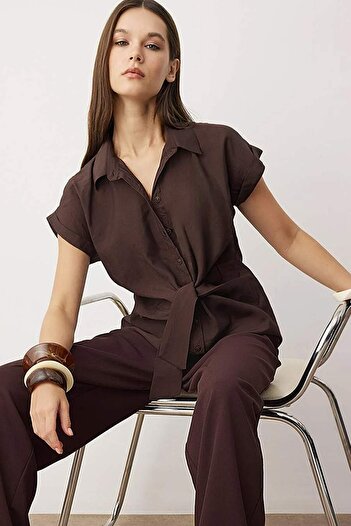 Trendyol Collection Кафява риза с връзки отпред, изработена от модал TWOAW26GO00102