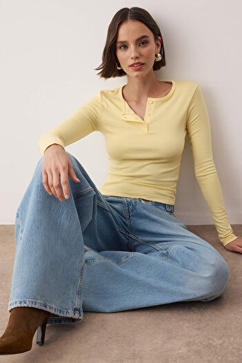 Trendyol Collection Yellow Soft Touch Half Placket Buttoned Bodycon Stretchy Knitted Blouse Twoaw26Bz00140