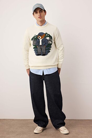 Trendyol Collection Ecru Regular Crew Neck Animal Sweater Tmnaw26Kz00007