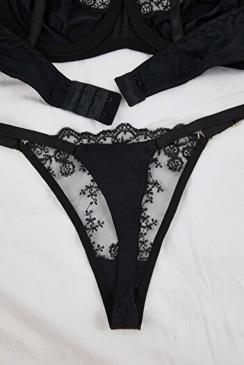 Trendyol Collection Black Lace Plain Cupless Underwear Set Thmaw26Cc00026