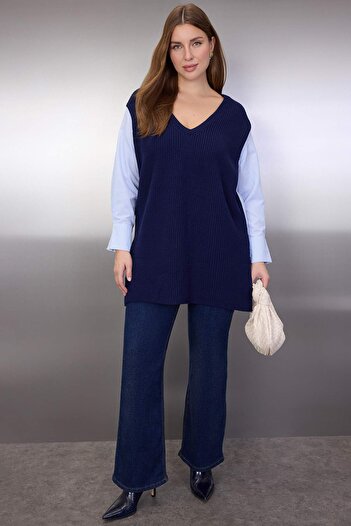 Trendyol Curve Navy Blue V-Neck Woven Fabric Garnished Shirt Detailed Knitwear Sweater Tbbaw26An00025