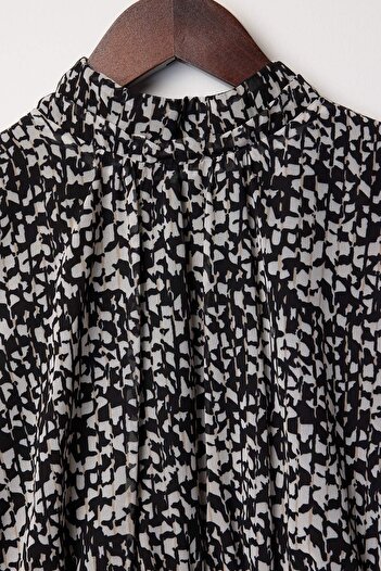Trendyol Collection Black Geometric Pattern Chiffon Short / Mini Woven Dress Twoaw26El00300
