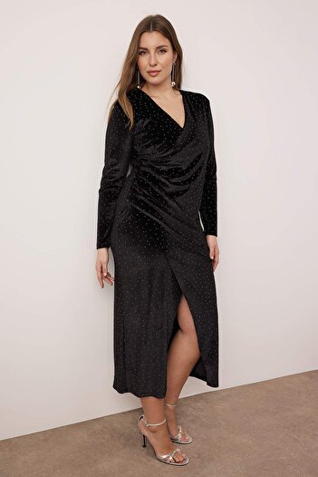 Trendyol Curve Black V-Neck Midi Length Velvet Knitted Plus Size Dress Tbbaw26Ah00044