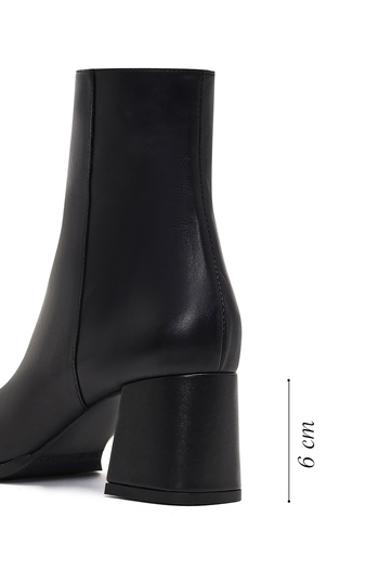 Derimod Women's Black Zippered Thick Heeled Leather Boots 25Wfd132618