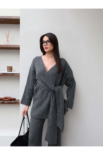 ESRAHELVACI Tie-Up Knitwear Set