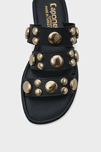 Capone Outfitters Γυναικείες παντόφλες Kate Banded Metal Accessories με ίσιο τακούνι και στρογγυλή μύτη