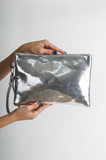 Capone Outfitters Stříbrná kabelka Paris Women's Clutch Portfolio