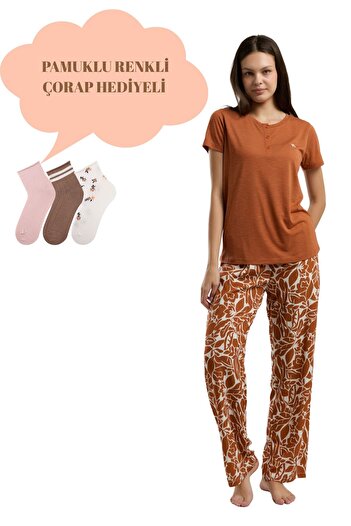 White Velvet Women's Amber Color Buttoned Collar Short Sleeve Two-Piece Set with Socks as a Gift