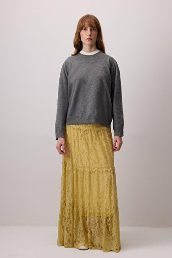Touché Privé Lace Skirt with Elastic Waist