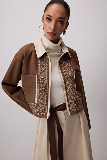 Touché Privé Embroidered Cashemere Jacket