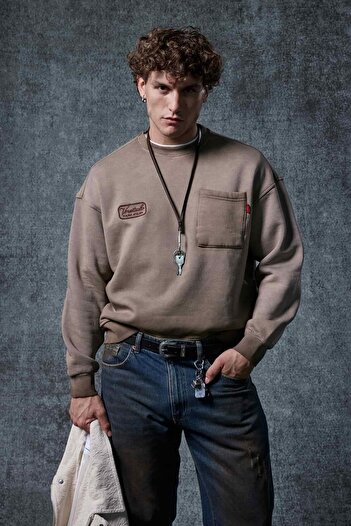 ablukaonline Men's Crew Neck Pocket Detailed Sweatshirt Brown