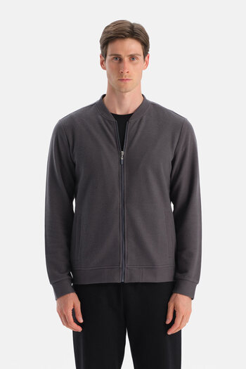 Dagi Sweatshirt with Zippered Pockets