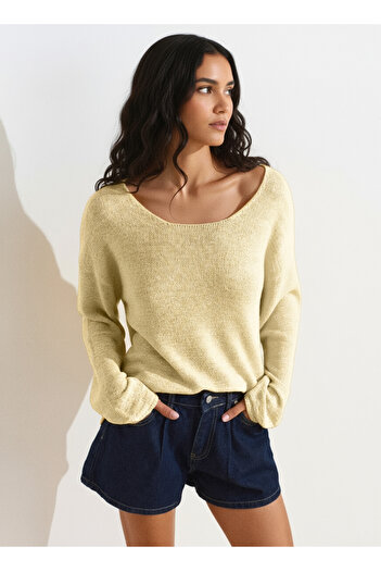 Dilvin 10706 Oval Neck Soft Textured Knit Sweater-L. Yellow