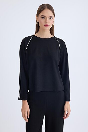Vitrin Round Neck Stripe Long Sleeve Blouse
