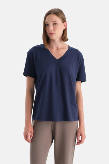 Dagi V-Neck Short Sleeve T-Shirt