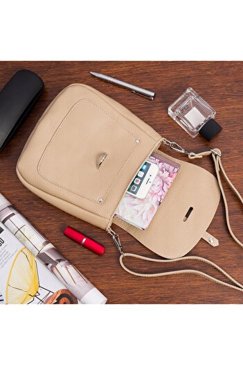 Other Women's leather handbag, elegant, small, retro messenger bag with a flap